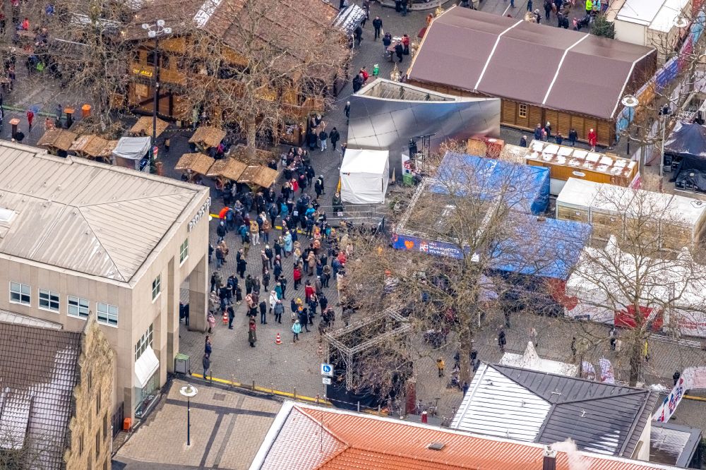 Dortmund from above - Wintry snowy christmassy market event grounds and sale huts and booths on Brueckstrasse in the district City-Ost in Dortmund at Ruhrgebiet in the state North Rhine-Westphalia, Germany