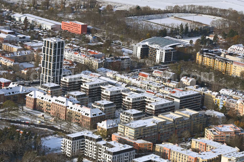 Aerial photograph Berlin - Wintry snowy residential area on Mariendorfer Weg in the Neukoelln district of Berlin