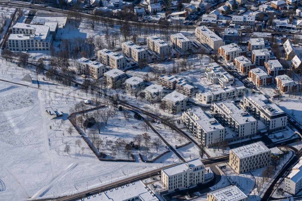 Aerial image Würzburg - Wintry snowy of a new residential area of the terraced housing estate of the project PICK-UP-GARDEN on Dr. -Georg-Fuchs-Strasse - Athanasius-Kircher-Strasse in the district Frauenland in Wuerzburg in the state Bavaria, Germany
