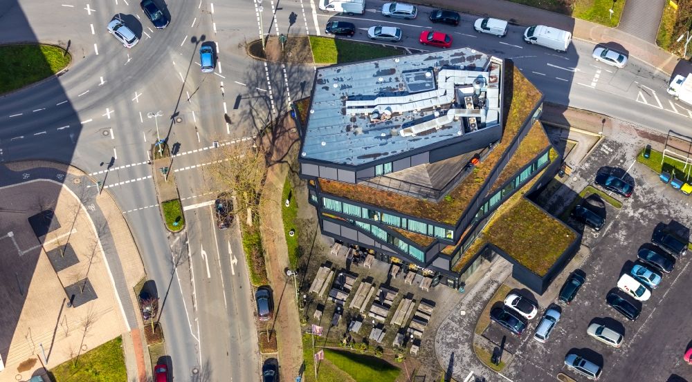 Aerial image Gelsenkirchen - Residential and commercial building on Dessauerstrasse - Wickingstrasse in the district Ueckendorf in Gelsenkirchen in the state North Rhine-Westphalia, Germany