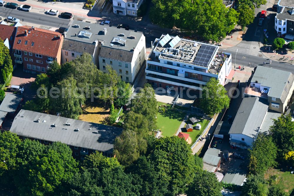 Aerial photograph Hamburg - Residential and commercial building on street Frohmestrasse in the district Schnelsen in Hamburg, Germany