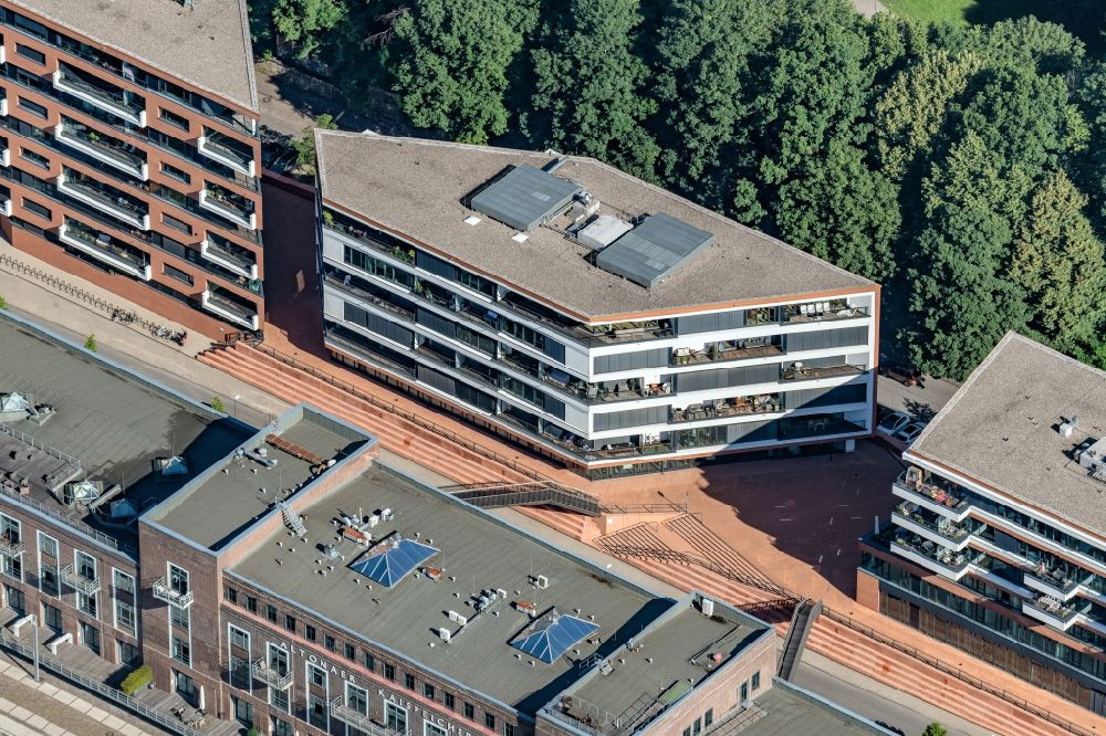 Aerial image Hamburg - Residential and commercial building Altonaer Kaispeicher along of the River Elbe in the district Altona in Hamburg, Germany