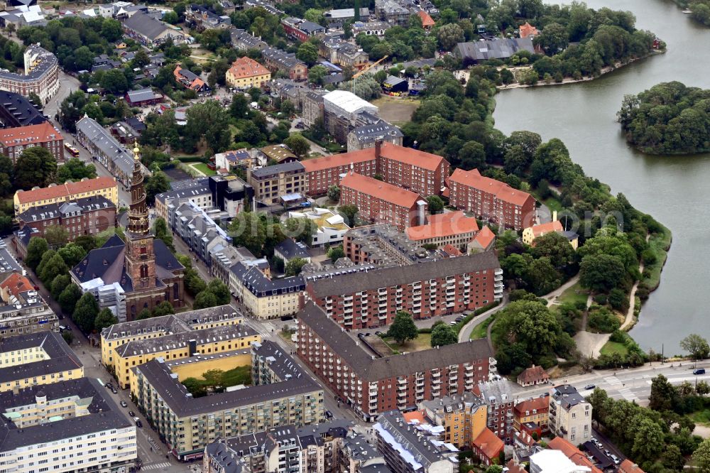 Aerial photograph Kopenhagen - Residential and commercial building district Christianshavn in Copenhagen in Region Hovedstaden, Denmark