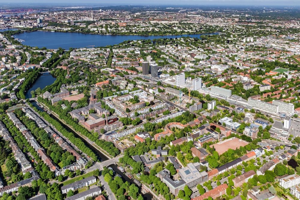 Hamburg from above - Residential and commercial building district along with an education center between Wagnerstrasse - Oberaltenallee - Lerchenfeld at the Eilbekkanal in the district Uhlenhorst in Hamburg, Germany