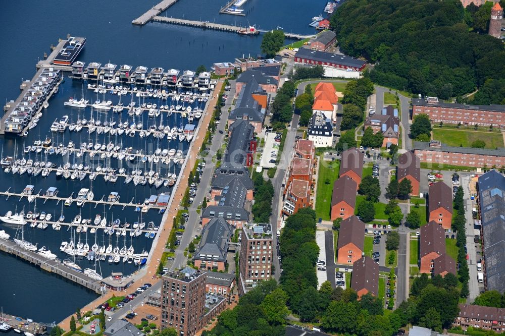 Aerial image Flensburg - Residential and commercial building district along on Yachthafen Sonwik along the Foerdepromenade in Flensburg in the state Schleswig-Holstein, Germany