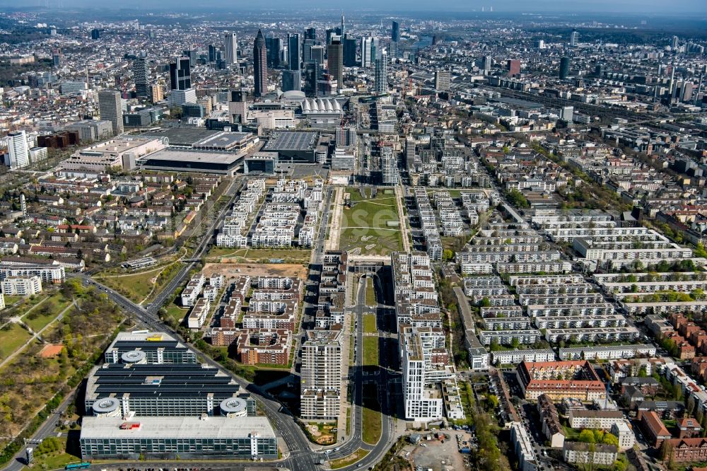 Aerial image Frankfurt am Main - Residential and commercial building district Europaviertel along of Europa-Allee in the district Gallus in Frankfurt in the state Hesse, Germany