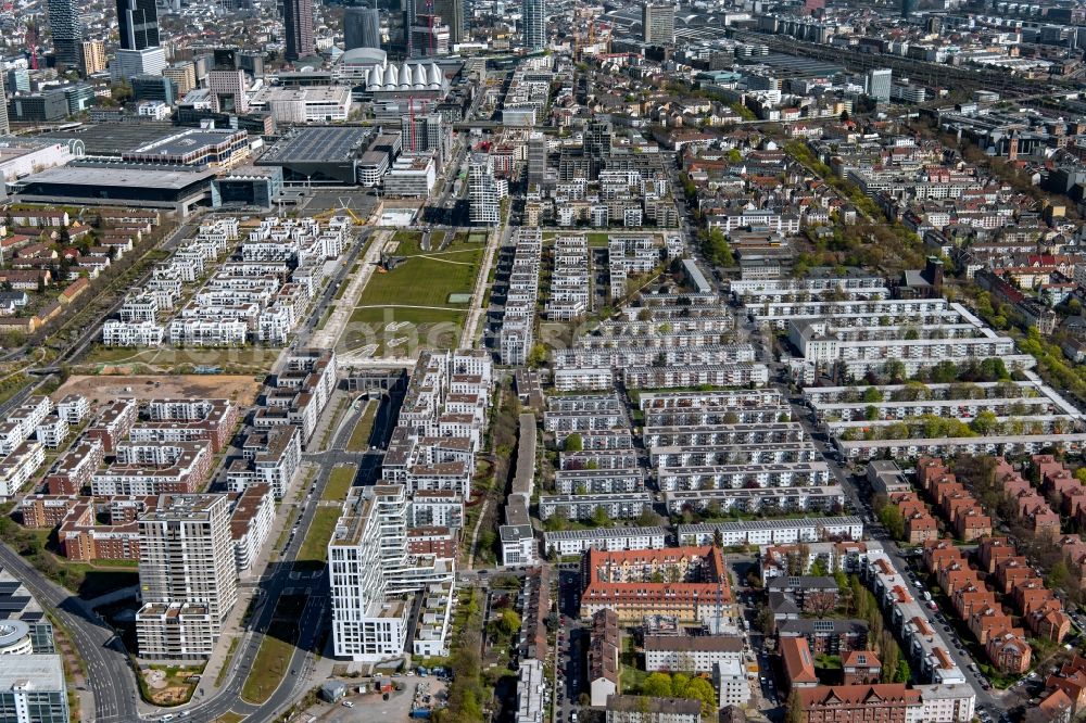 Aerial photograph Frankfurt am Main - Residential and commercial building district Europaviertel along of Europa-Allee in the district Gallus in Frankfurt in the state Hesse, Germany