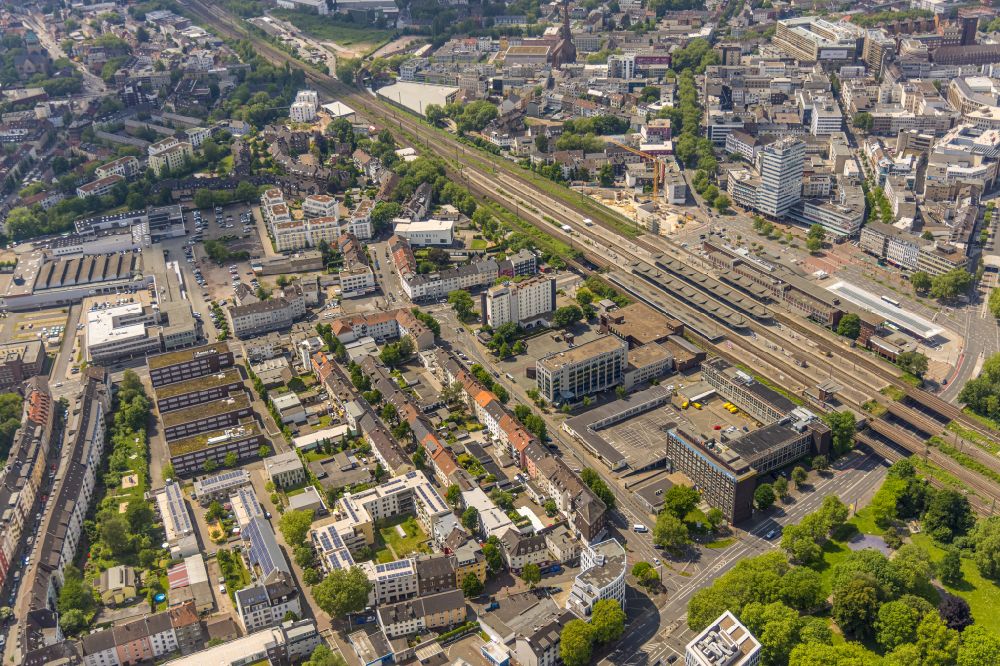 Bochum from the bird's eye view: Residential and commercial building district at the main railway station in Bochum at Ruhrgebiet in the state North Rhine-Westphalia, Germany