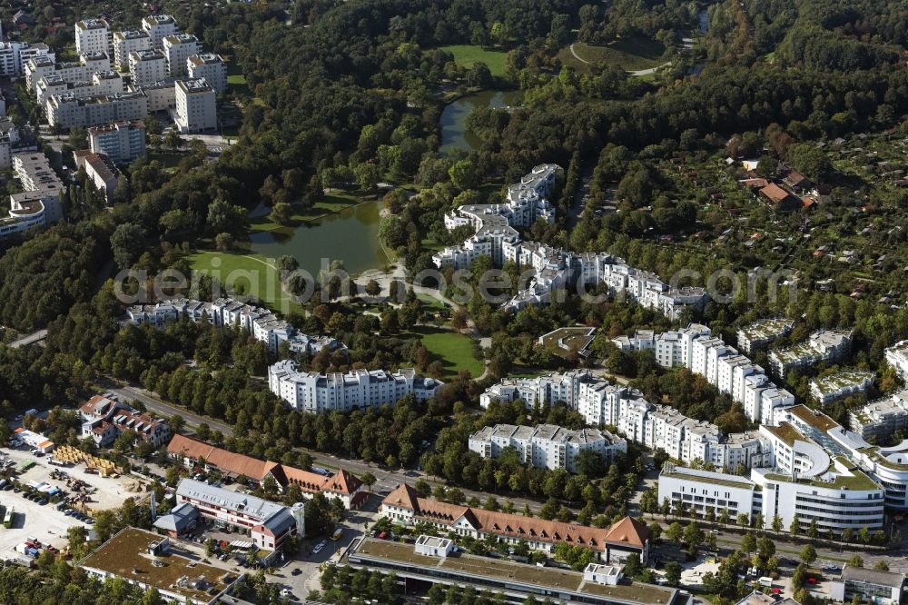 Aerial photograph München - Residential and commercial building district between Hansastrasse and Siegenburger Strasse in the district Sendling-Westpark in Munich in the state Bavaria, Germany