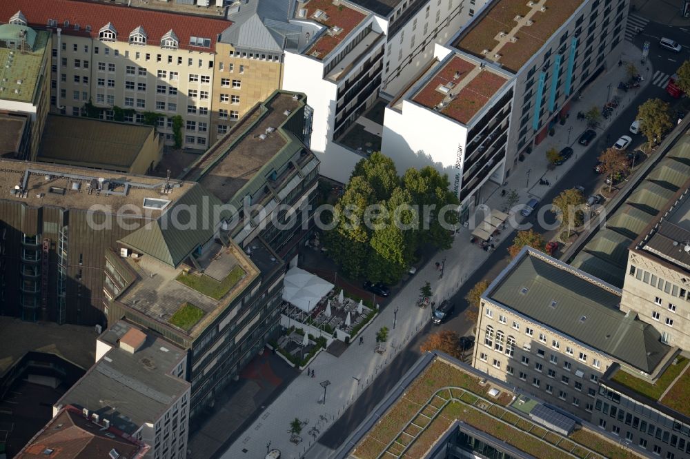 Aerial photograph Stuttgart - Residential and commercial construction in the Lautenschlagerstraße in Stuttgart in Baden-Württemberg. Night draft landau + kindelbacher - a modern building with Manufactum department store, stores the Manufactum bread & butter in the center of the state capital