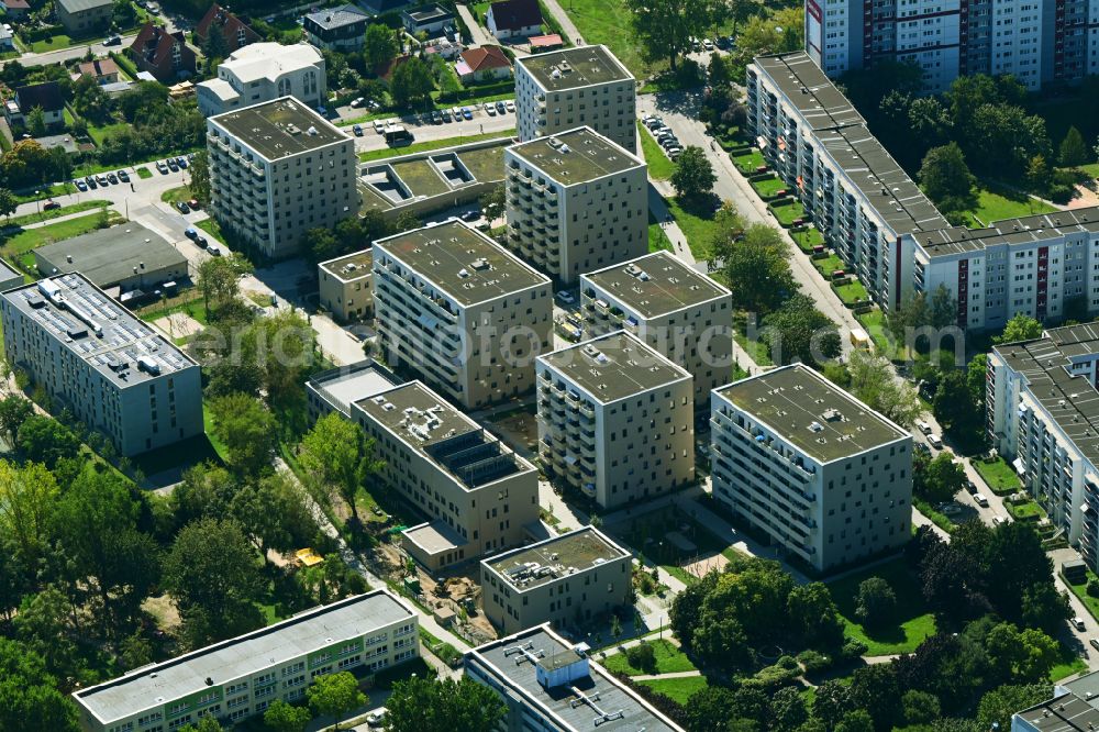 Berlin from the bird's eye view: Multi-family residential complex on Karl-Holtz-Strasse in the district Marzahn in Berlin, Germany
