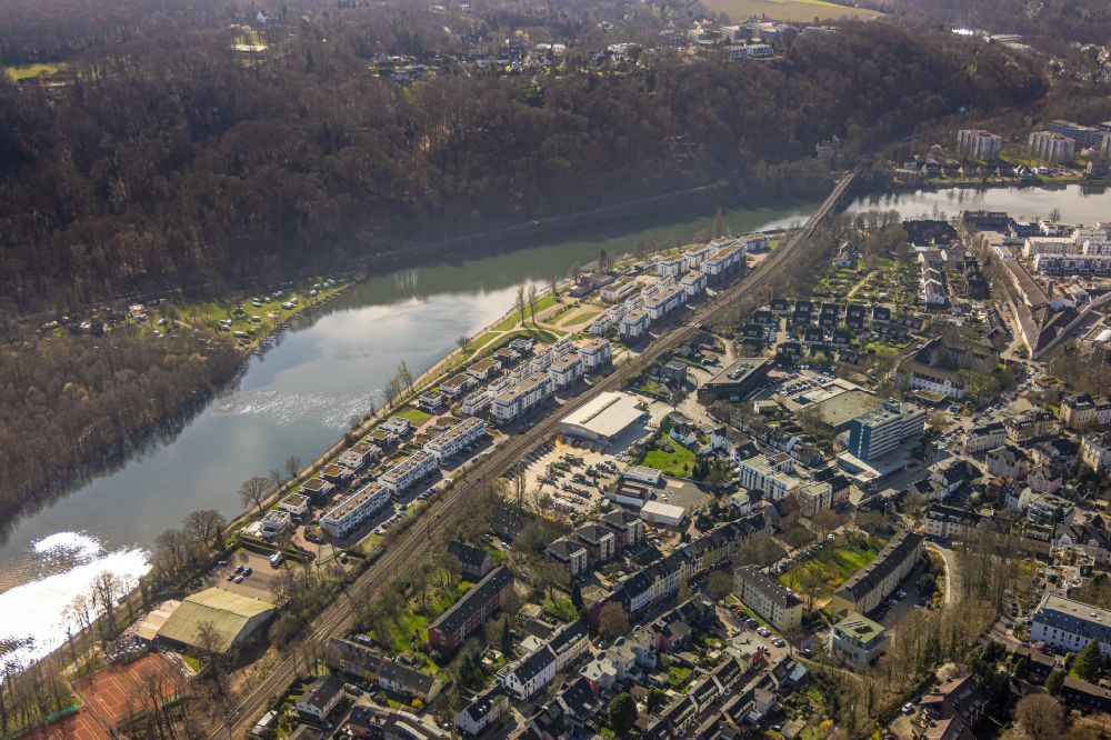 Essen from above - Multi-family residential complex Promenadenweg on river banks of Ruhr in the district Kettwig in Essen at Ruhrgebiet in the state North Rhine-Westphalia