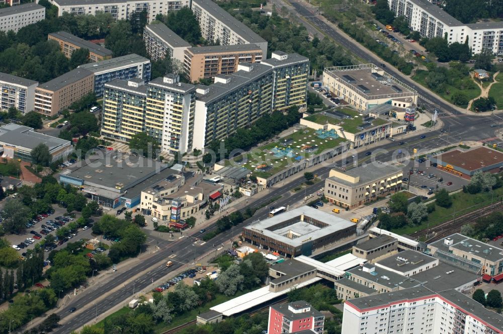 Berlin from above - Housing area with prefabricated construction buildings on the Hellersdorfer Strasse with the underground station Kaulsdorf-Nord in Berlin-Hellersdorf
