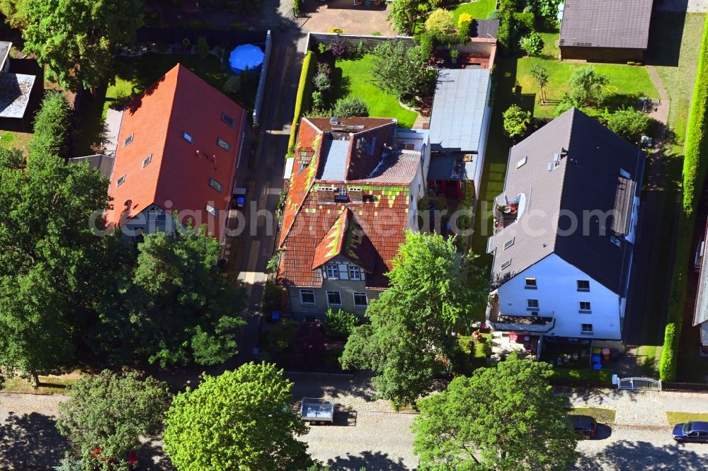 Aerial image Berlin - Single-family residential house on Muellerstrasse in the district Mahlsdorf in Berlin, Germany