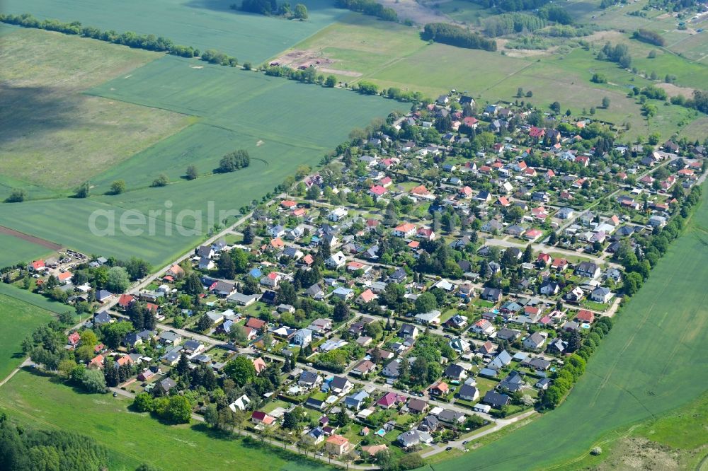 Aerial image Altlandsberg - Single-family residential area of settlement Akazienstrasse - Feldstrasse in the district Altlandsberg Nord in Altlandsberg in the state Brandenburg, Germany