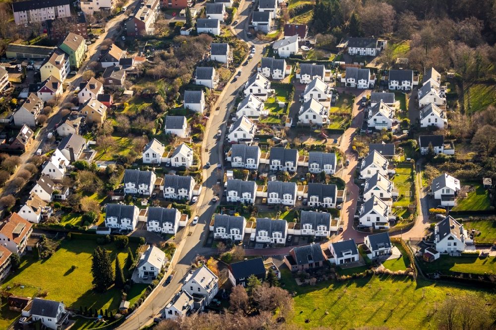 Aerial photograph Hattingen - Single-family residential area of settlement on Baaker Berg in the district Baak in Hattingen in the state North Rhine-Westphalia, Germany