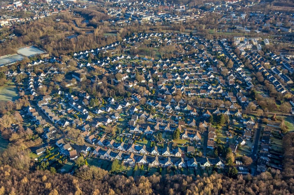 Aerial image Bochum - Residential area of a single-family dwelling settlement mountain working-class estate Dahlhauser Heide in the district of Hordel in Bochum in the federal state North Rhine-Westphalia. The settlement, in the vernacular also rubbish colony called, was established by the company Croup for the miners of the bills Hannover / Hannibal