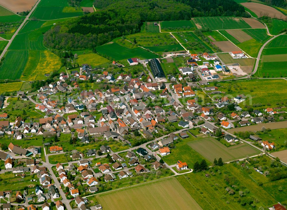 Bernstadt from above - Single-family residential area of settlement in Bernstadt in the state Baden-Wuerttemberg, Germany