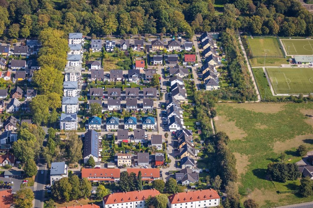 Unna from above - Single-family residential area of settlement on Bertha-von-Suttner-Allee in Unna in the state North Rhine-Westphalia, Germany
