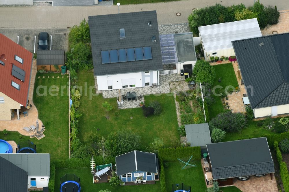 Aerial photograph Magdeburg - Single-family residential area of settlement Am Birnengarten - Mirabellenweg in the district Ottersleben in Magdeburg in the state Saxony-Anhalt, Germany
