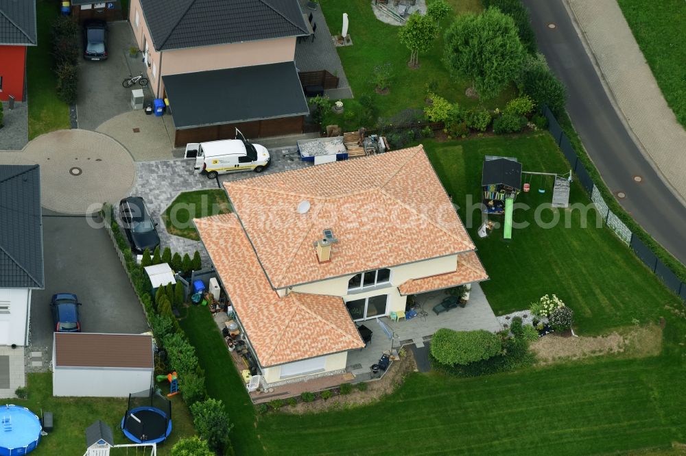 Magdeburg from the bird's eye view: Single-family residential area of settlement Am Birnengarten - Mirabellenweg in the district Ottersleben in Magdeburg in the state Saxony-Anhalt, Germany