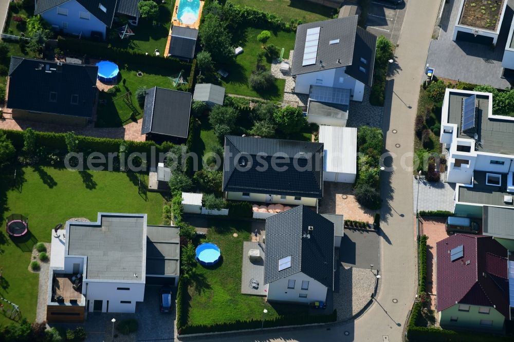 Magdeburg from above - Single-family residential area of settlement Am Birnengarten - Mirabellenweg in the district Ottersleben in Magdeburg in the state Saxony-Anhalt, Germany