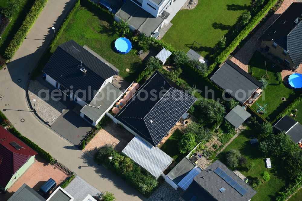 Aerial image Magdeburg - Single-family residential area of settlement Am Birnengarten - Mirabellenweg in the district Ottersleben in Magdeburg in the state Saxony-Anhalt, Germany