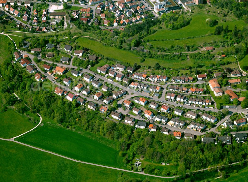 Blaubeuren from the bird's eye view: Single-family residential area of settlement in Blaubeuren in the state Baden-Wuerttemberg, Germany