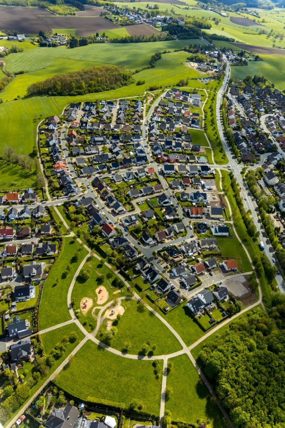 Aerial image Breckerfeld - Single-family residential area of settlement Am Heider Kopf - Am Turm in Breckerfeld in the state North Rhine-Westphalia, Germany