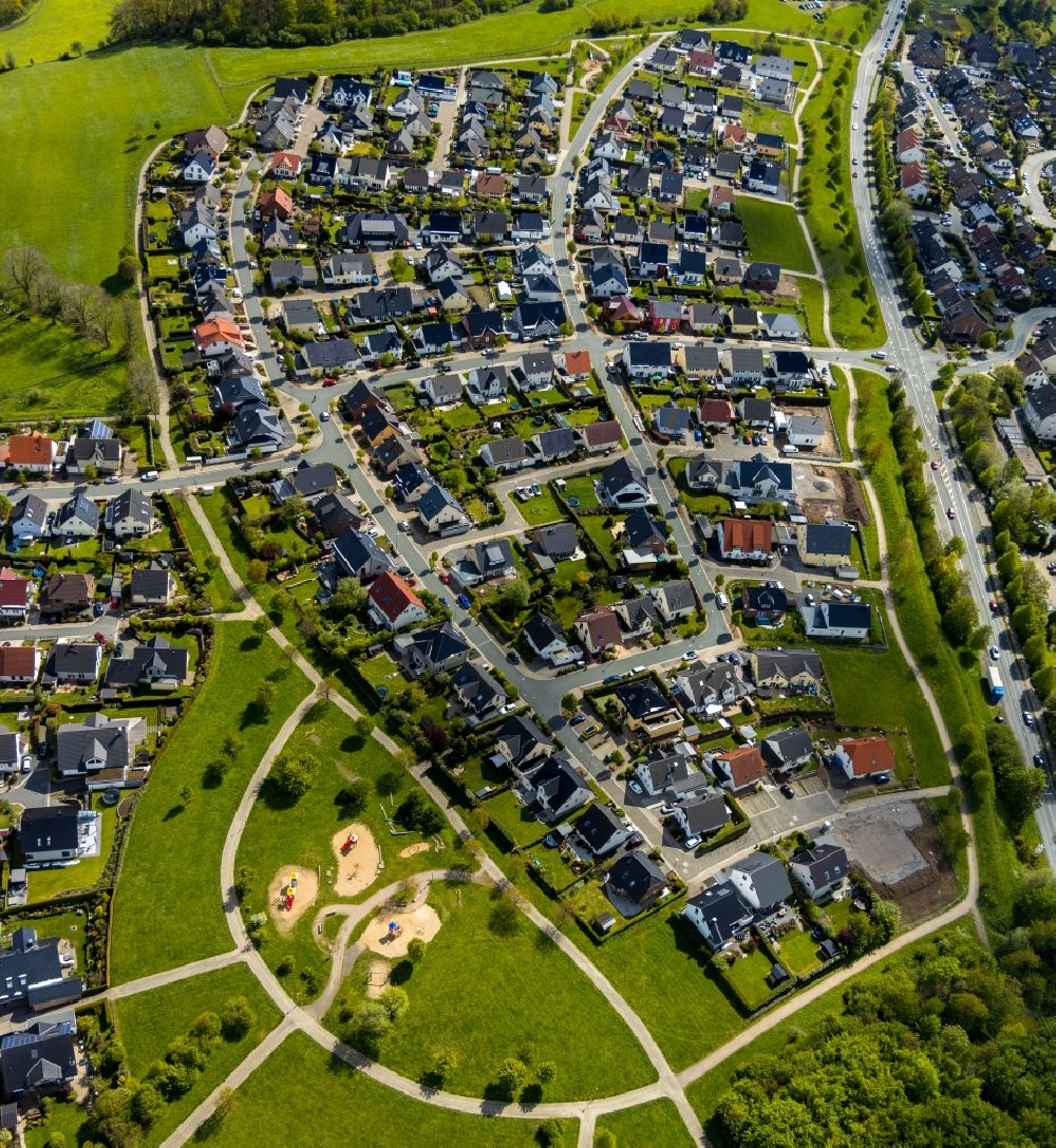 Aerial photograph Breckerfeld - Single-family residential area of settlement Am Heider Kopf - Am Turm in Breckerfeld in the state North Rhine-Westphalia, Germany