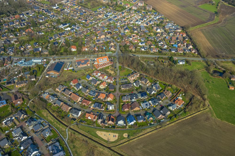 Dingden from above - Residential area of single-family settlement in Dingden in the state North Rhine-Westphalia, Germany