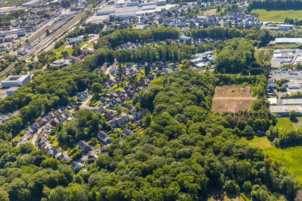 Aerial photograph Herdringen - Single-family residential area of settlement in a forest area in Herdringen in the state North Rhine-Westphalia, Germany