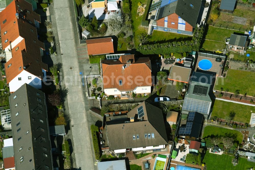 Aerial photograph Bernau - Single-family residential area of settlement along the Julian- Marchlewski-Strasse in Bernau in the state Brandenburg, Germany