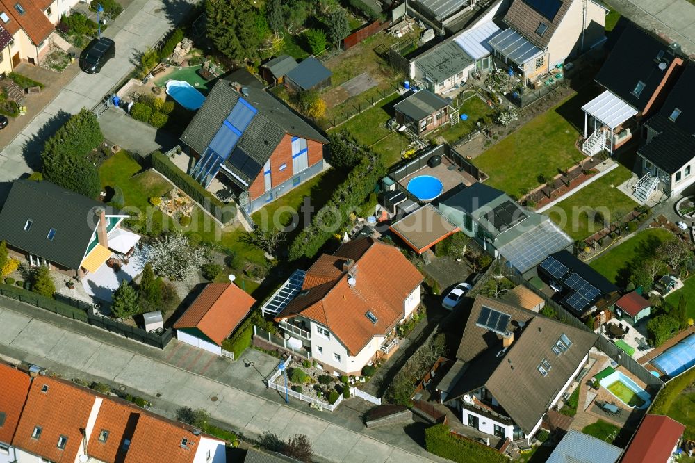 Bernau from the bird's eye view: Single-family residential area of settlement along the Julian- Marchlewski-Strasse in Bernau in the state Brandenburg, Germany