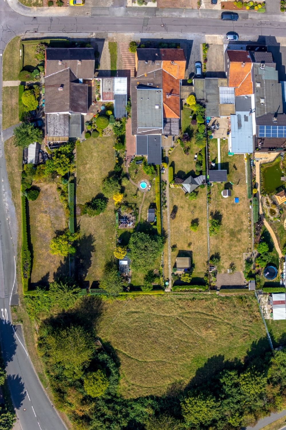 Hamm from the bird's eye view: Single-family residential area of settlement along the Mindener Weg in Hamm in the state North Rhine-Westphalia, Germany