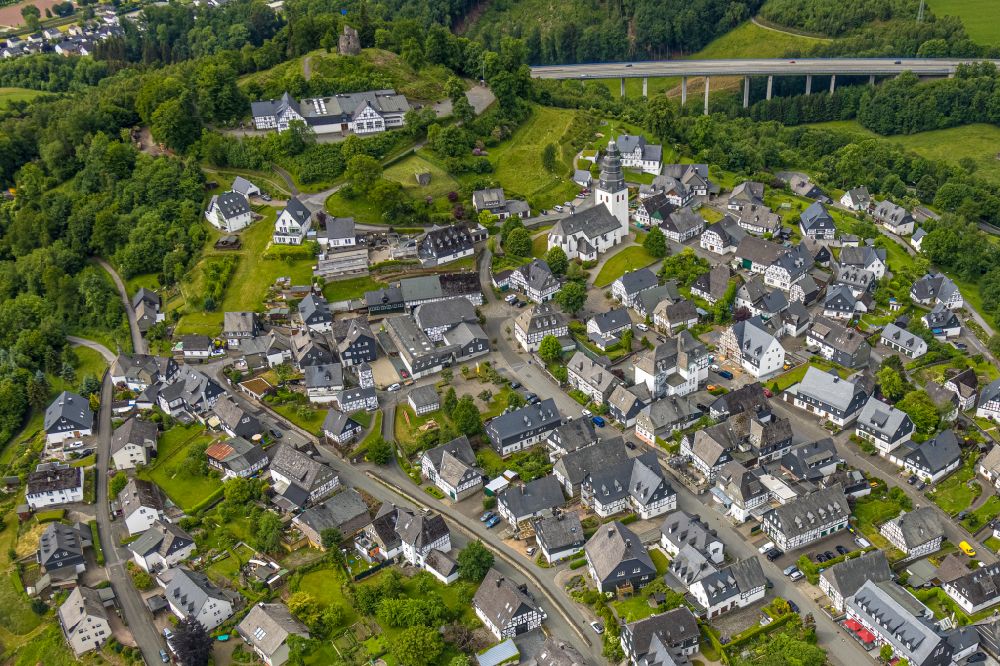 Eversberg from above - Single-family residential area of settlement in Eversberg at Sauerland in the state North Rhine-Westphalia, Germany