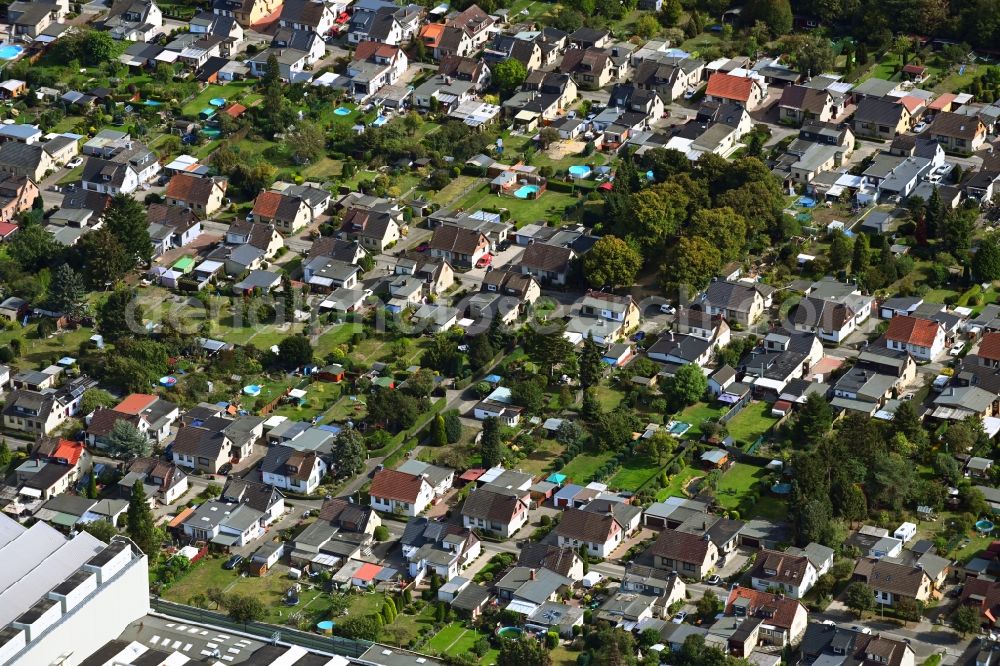 Aerial photograph Hamburg - Single-family residential area of settlement Falkenweg - Hoffstrasse in the district Heimfeld in Hamburg, Germany