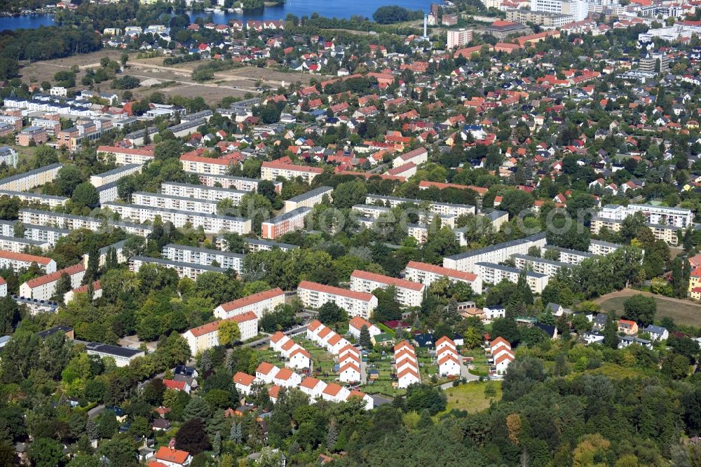 Aerial image Berlin - Single-family residential area of settlement on Feldblumenweg - Gruene Trift - Sommerwiesenweg - Am Stadtforst in the district Koepenick in Berlin, Germany