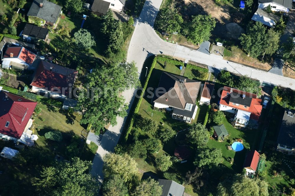 Aerial photograph Vogelsdorf - Single-family residential area of settlement at the Friedrich-Ebert-Strasse corner Heideweg in Fredersdorf-Vogelsdorf in the state Brandenburg