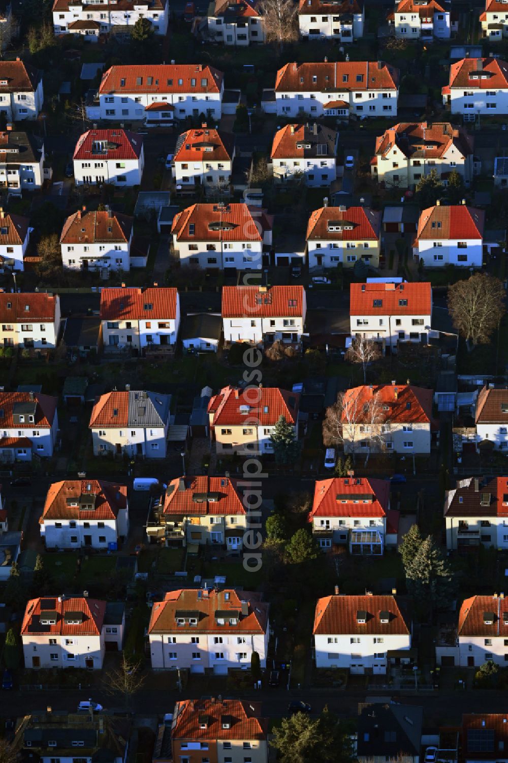 Aerial image Leipzig - Residential area of single-family settlement on street Obludastrasse - Sackstrasse in the district Schoenefeld in Leipzig in the state Saxony, Germany