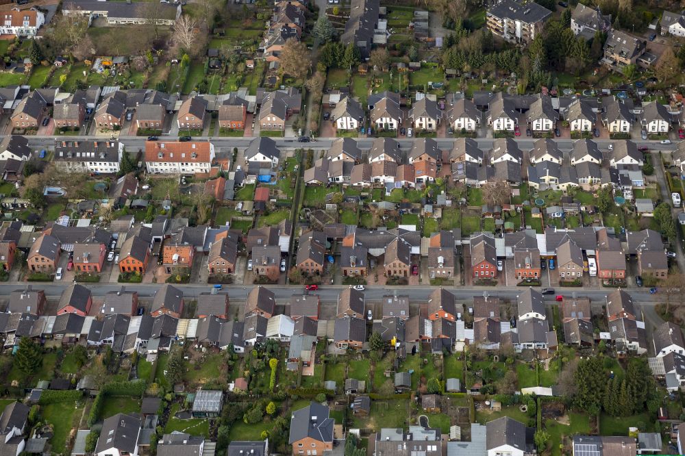 Mülheim an der Ruhr from the bird's eye view: Residential area of single-family settlement Mausegattsiedlung in Muelheim on the Ruhr at Ruhrgebiet in the state North Rhine-Westphalia, Germany