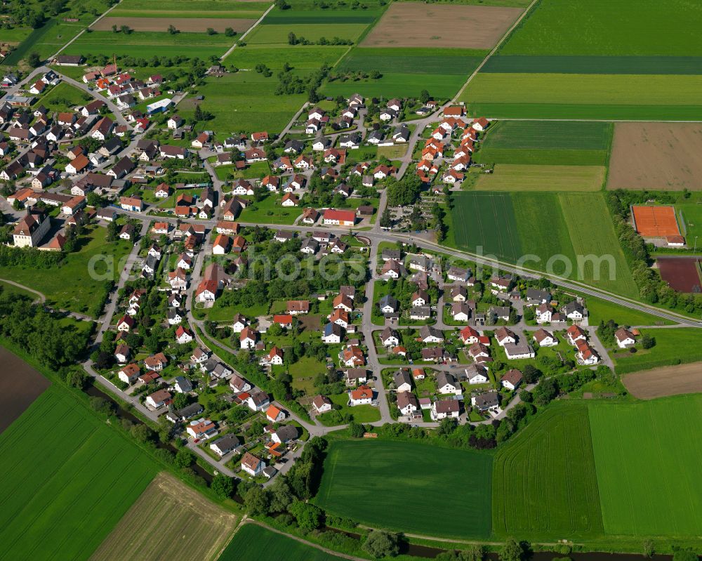 Aerial photograph Obersulmetingen - Single-family residential area of settlement in Obersulmetingen in the state Baden-Wuerttemberg, Germany