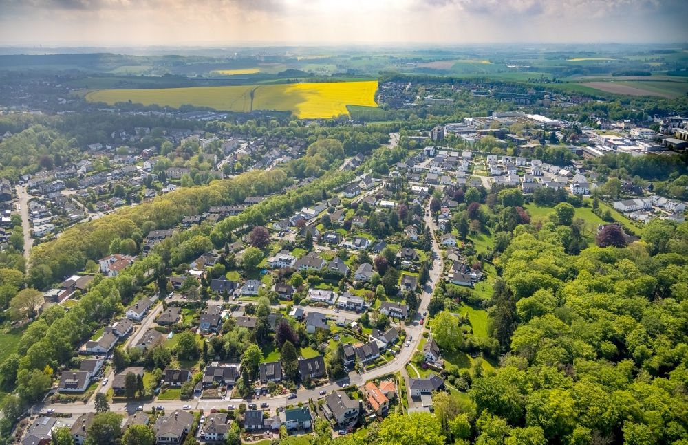 Aerial photograph Heiligenhaus - Single-family residential area of settlement in the district Hetterscheidt in Heiligenhaus at Ruhrgebiet in the state North Rhine-Westphalia, Germany