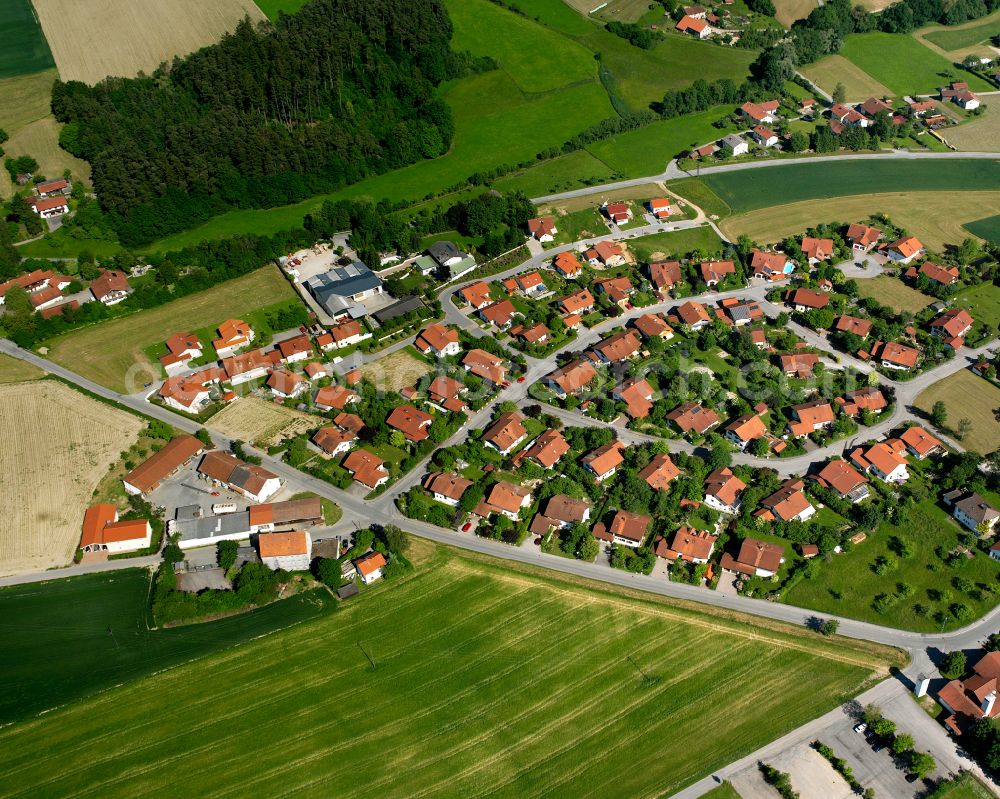 Pleiskirchen from above - Single-family residential area of settlement in Pleiskirchen in the state Bavaria, Germany