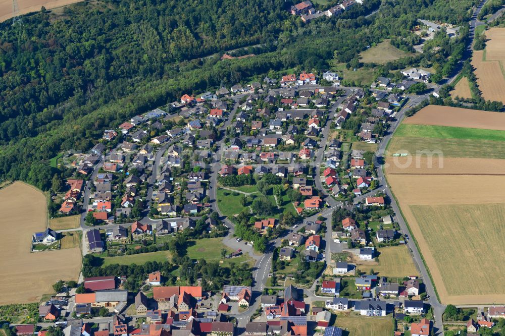 Aerial photograph Hohestadt - Single-family residential area of settlement on the edge of agricultural fields in Hohestadt in the state Bavaria, Germany