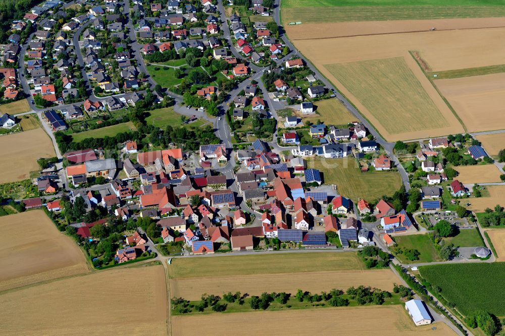 Hohestadt from above - Single-family residential area of settlement on the edge of agricultural fields in Hohestadt in the state Bavaria, Germany