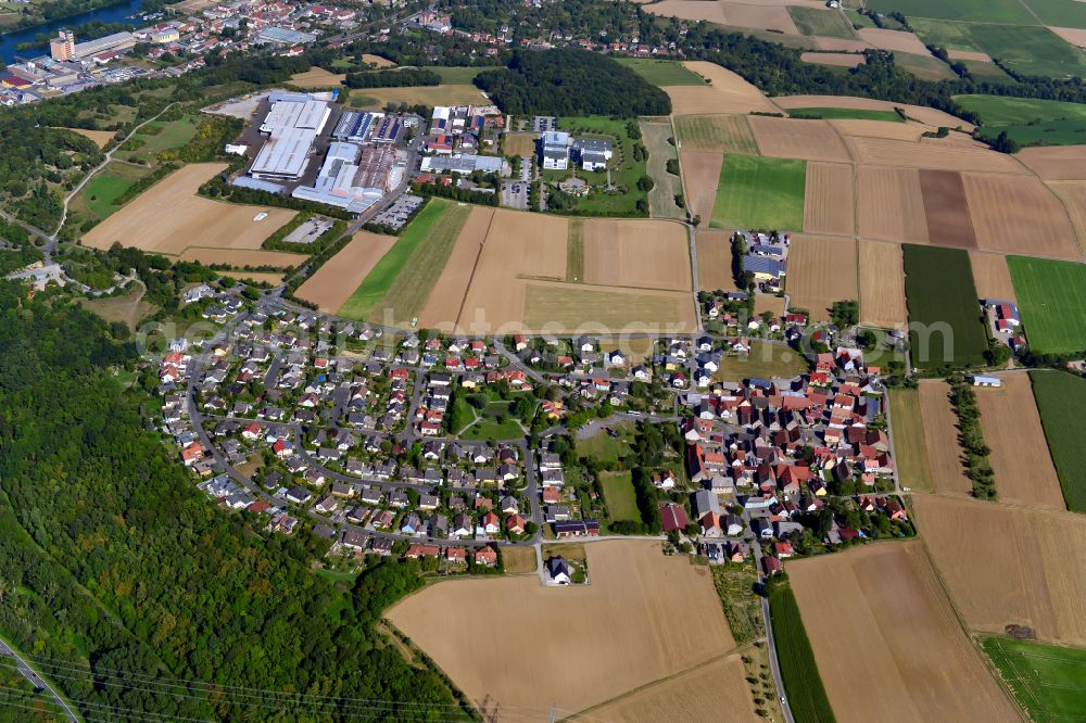 Aerial photograph Hohestadt - Single-family residential area of settlement on the edge of agricultural fields in Hohestadt in the state Bavaria, Germany