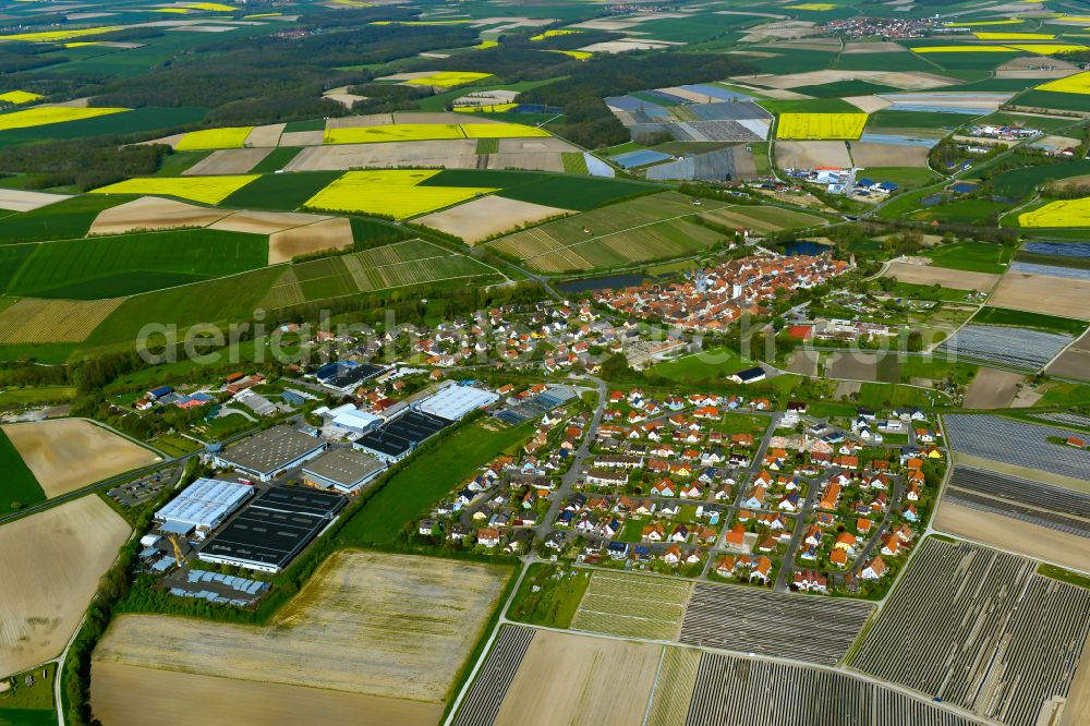 Aerial photograph Prichsenstadt - Single-family residential area of settlement on the edge of agricultural fields in Prichsenstadt in the state Bavaria, Germany