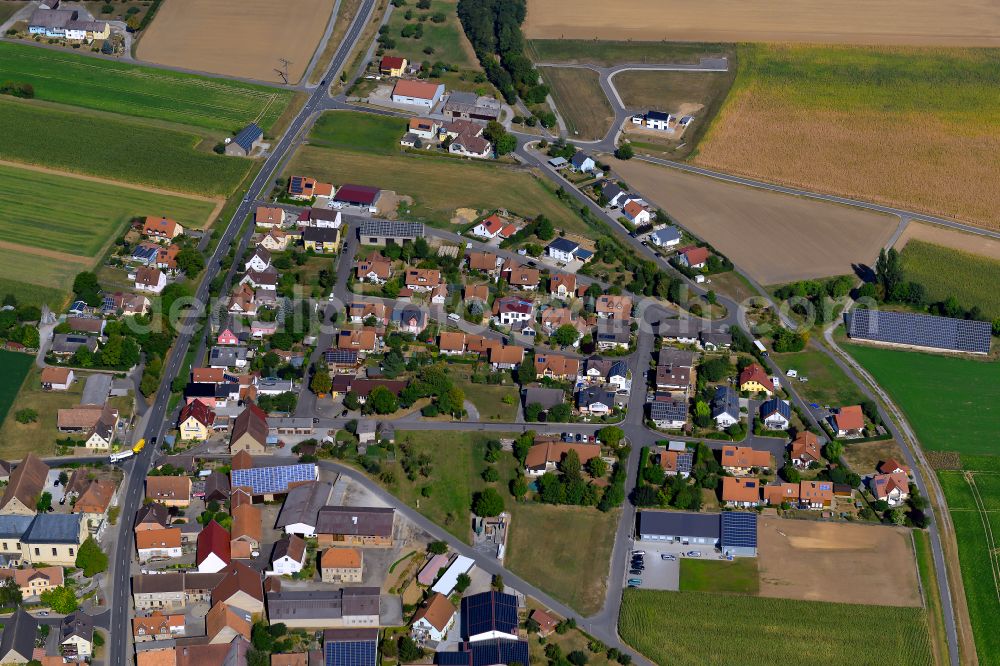 Aerial image Sonderhofen - Single-family residential area of settlement on the edge of agricultural fields in Sonderhofen in the state Bavaria, Germany