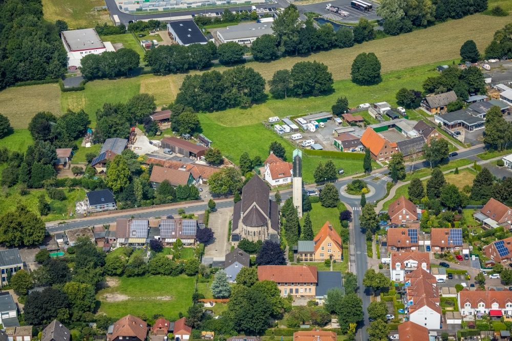 Rünthe from the bird's eye view: Single-family residential area of settlement in Rünthe in the state North Rhine-Westphalia, Germany